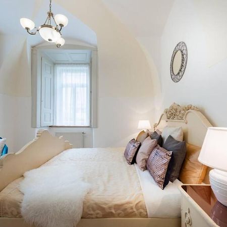 Rose Apartments / Romantic & Cozy / City Center Prag Dış mekan fotoğraf