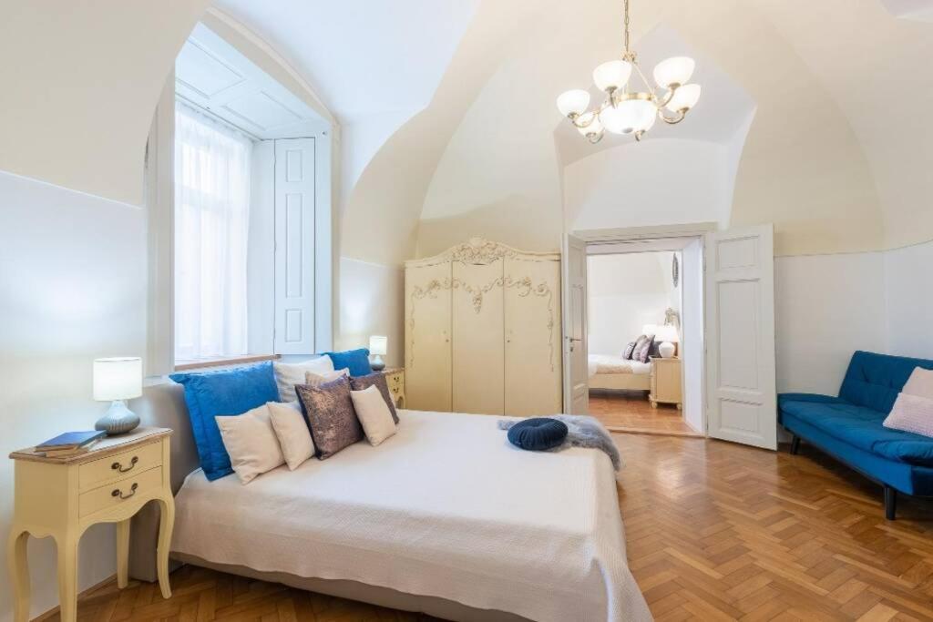 Rose Apartments / Romantic & Cozy / City Center Prag Dış mekan fotoğraf