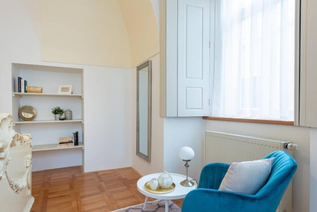 Rose Apartments / Romantic & Cozy / City Center Prag Dış mekan fotoğraf