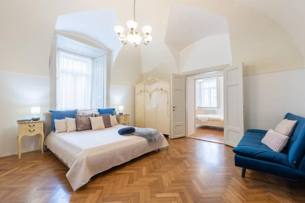 Rose Apartments / Romantic & Cozy / City Center Prag Dış mekan fotoğraf