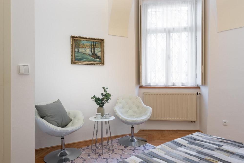 Rose Apartments / Romantic & Cozy / City Center Prag Dış mekan fotoğraf