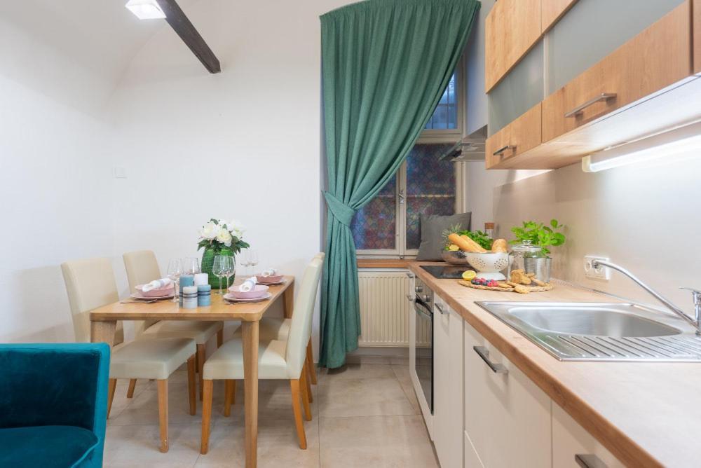 Rose Apartments / Romantic & Cozy / City Center Prag Dış mekan fotoğraf