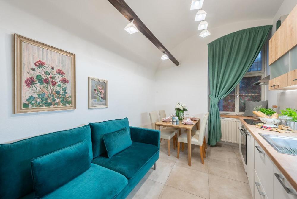 Rose Apartments / Romantic & Cozy / City Center Prag Dış mekan fotoğraf