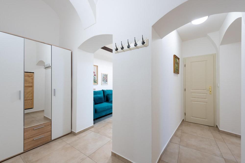 Rose Apartments / Romantic & Cozy / City Center Prag Dış mekan fotoğraf