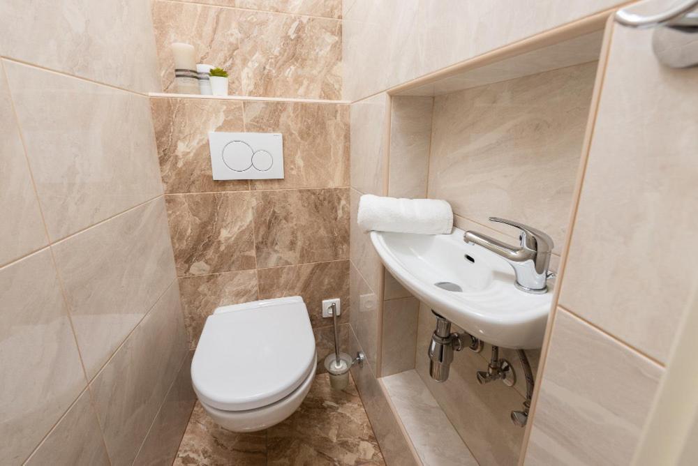 Rose Apartments / Romantic & Cozy / City Center Prag Dış mekan fotoğraf