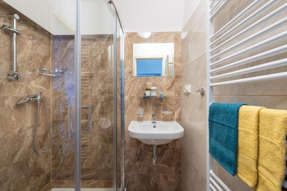 Rose Apartments / Romantic & Cozy / City Center Prag Dış mekan fotoğraf